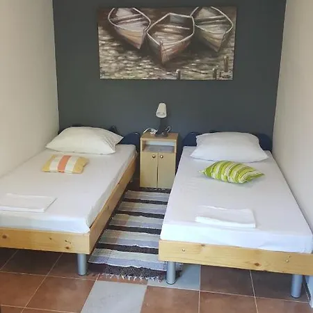 Viktor Apartment *