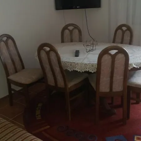 Apartment Viktor Sali